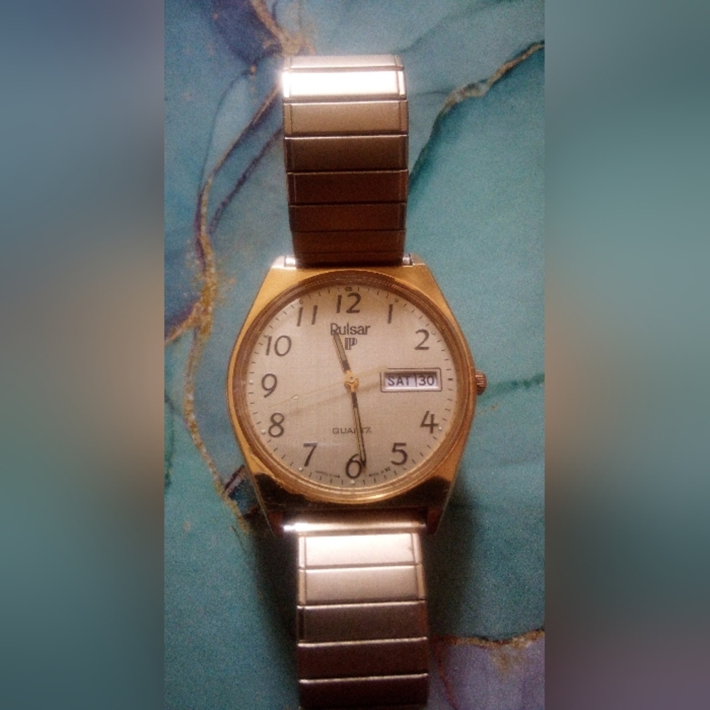 Men's Pulsar Quartz Day/Date Vintage Watch Oldschool